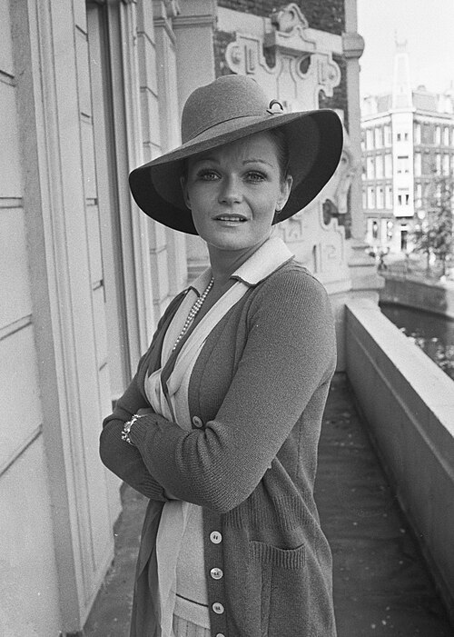 Valerie Perrine · Profile photo