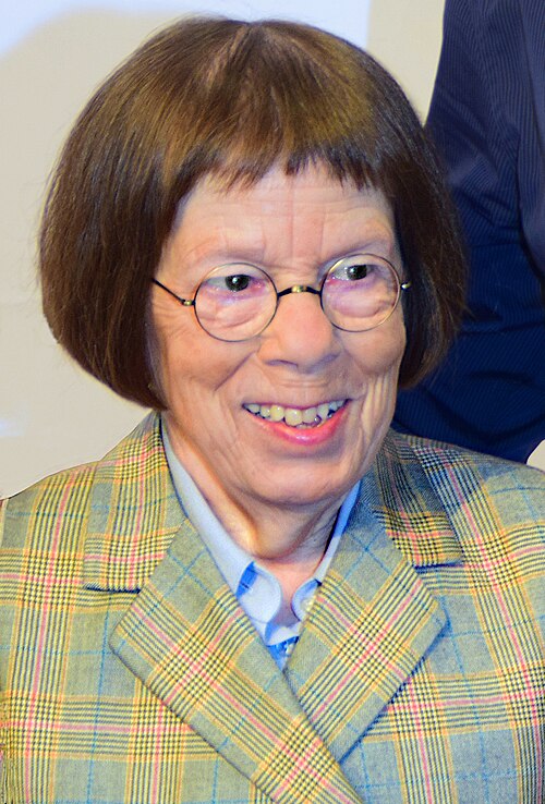 Linda Hunt · Profile photo