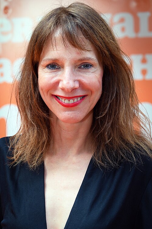 Dolly Wells · Profile photo