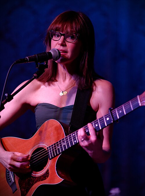 Lisa Loeb · Profile photo