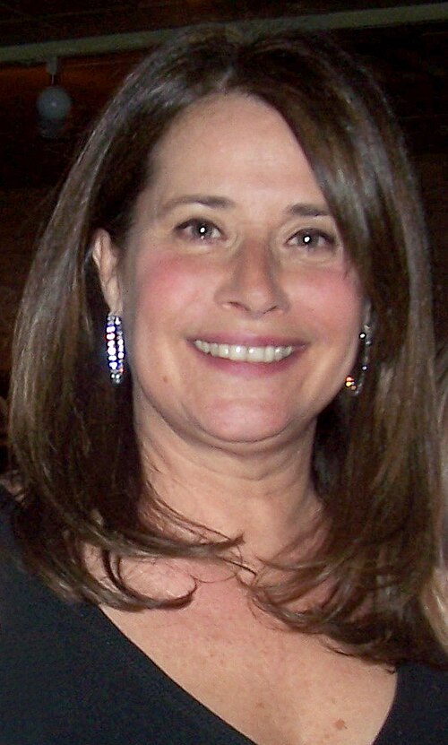 Lorraine Bracco · Profile photo